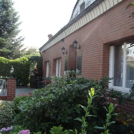 Teschendorfer Landgasthof Bed and Breakfast 3*