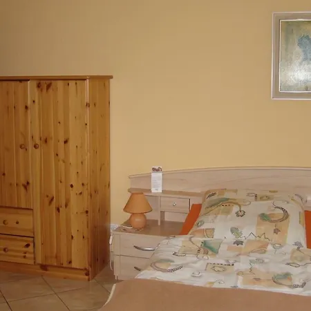 Teschendorfer Landgasthof Bed and Breakfast 3*