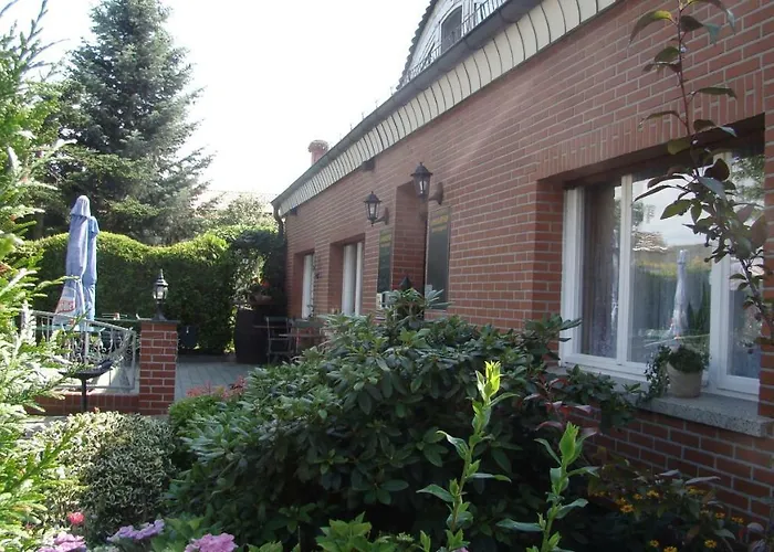 Teschendorfer Landgasthof Bed & Breakfast 3*