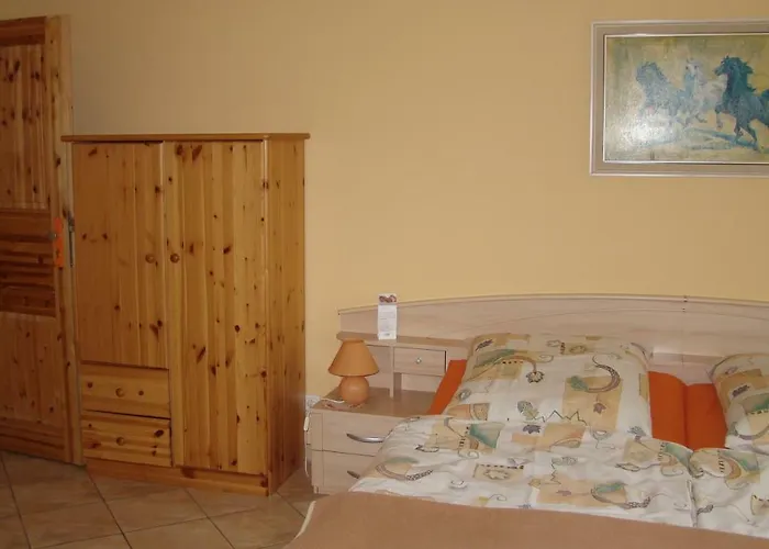 Teschendorfer Landgasthof Bed & Breakfast 3*